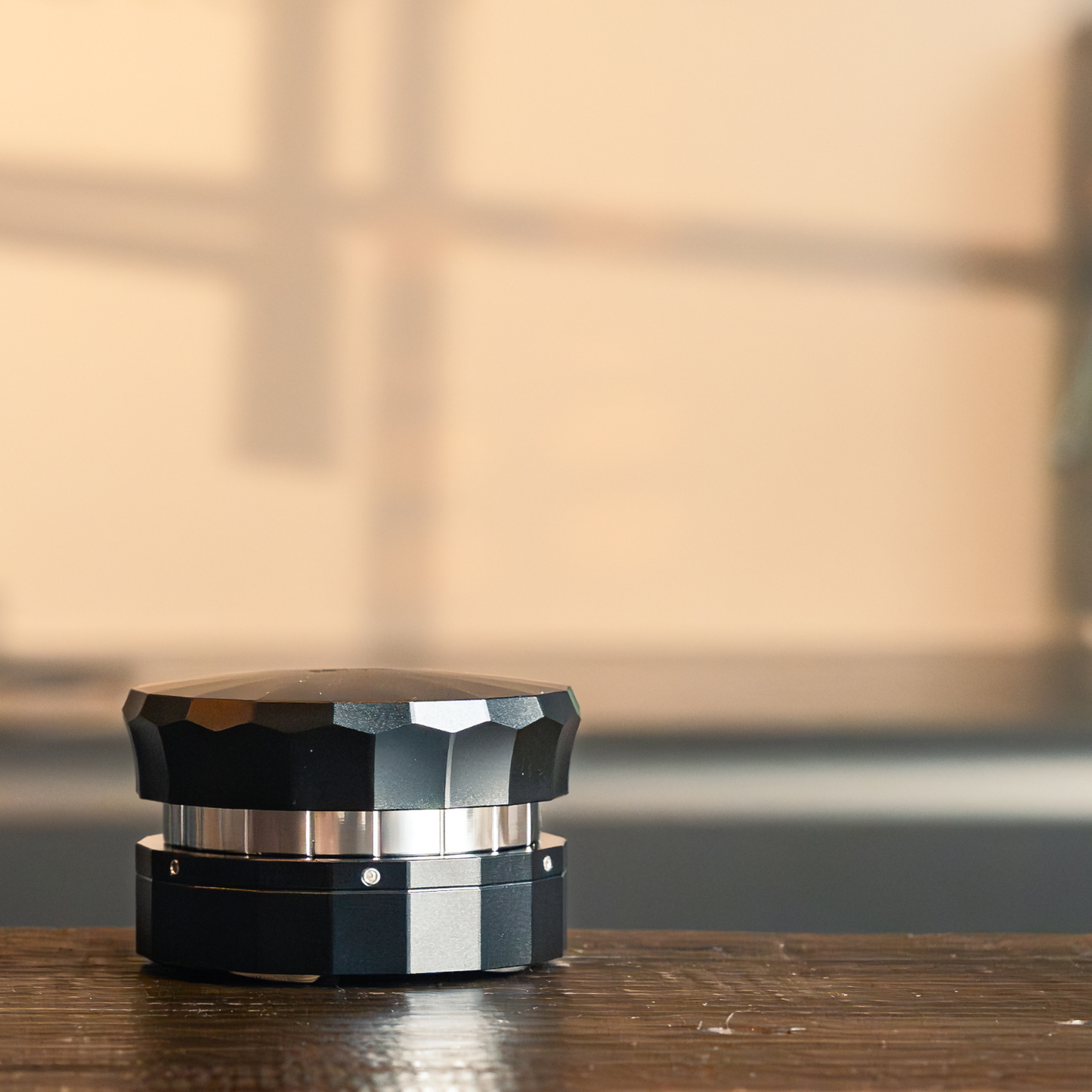 NYTE Gravity Distributor